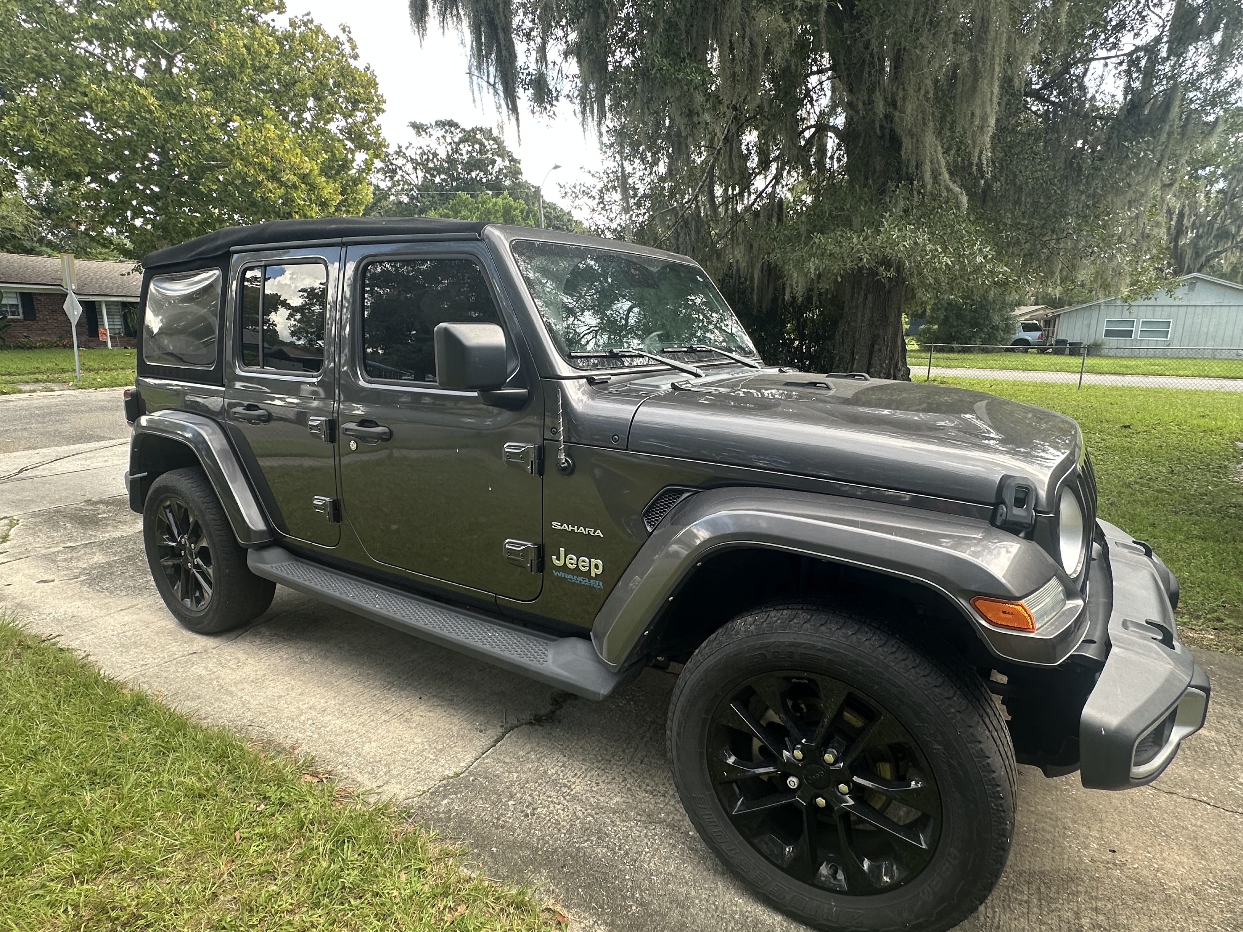 Used 2021 Jeep Wrangler Unlimited Sahara w/ Safety Group AWD/4WD image 4