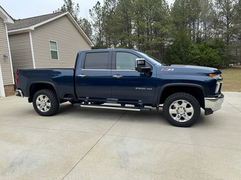 Used 2021 Chevrolet Silverado 2500 LTZ w/ LTZ Premium Package image 5