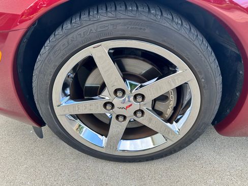 Used 2007 Chevrolet Corvette Coupe w/ Preferred Equipment Group RWD image 17
