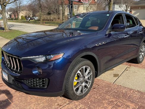Used 2017 Maserati Levante Sport Utility 4D image 1