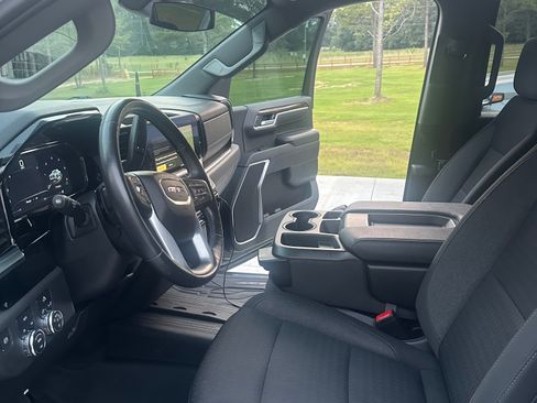 Used 2022 GMC Sierra 1500 Elevation w/ LPO, Elevation Black Package AWD/4WD image 6