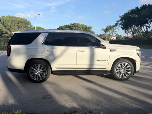 Used 2024 GMC Yukon Denali w/ Advanced Technology Package RWD image 9