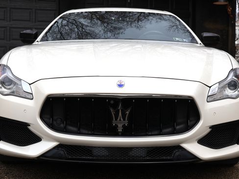 Used 2017 Maserati Quattroporte GTS GranSport image 4