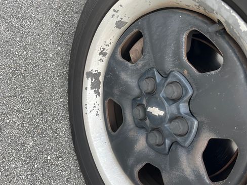 Used 2010 Chevrolet Camaro LS image 19