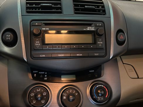 Used 2012 Toyota RAV4 4WD V6 w/ Tow Prep Pkg image 14