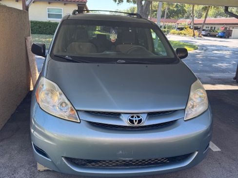Used 2009 Toyota Sienna LE FWD image 5
