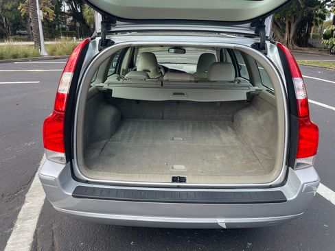 Used 2005 Volvo V70 2.4 image 8