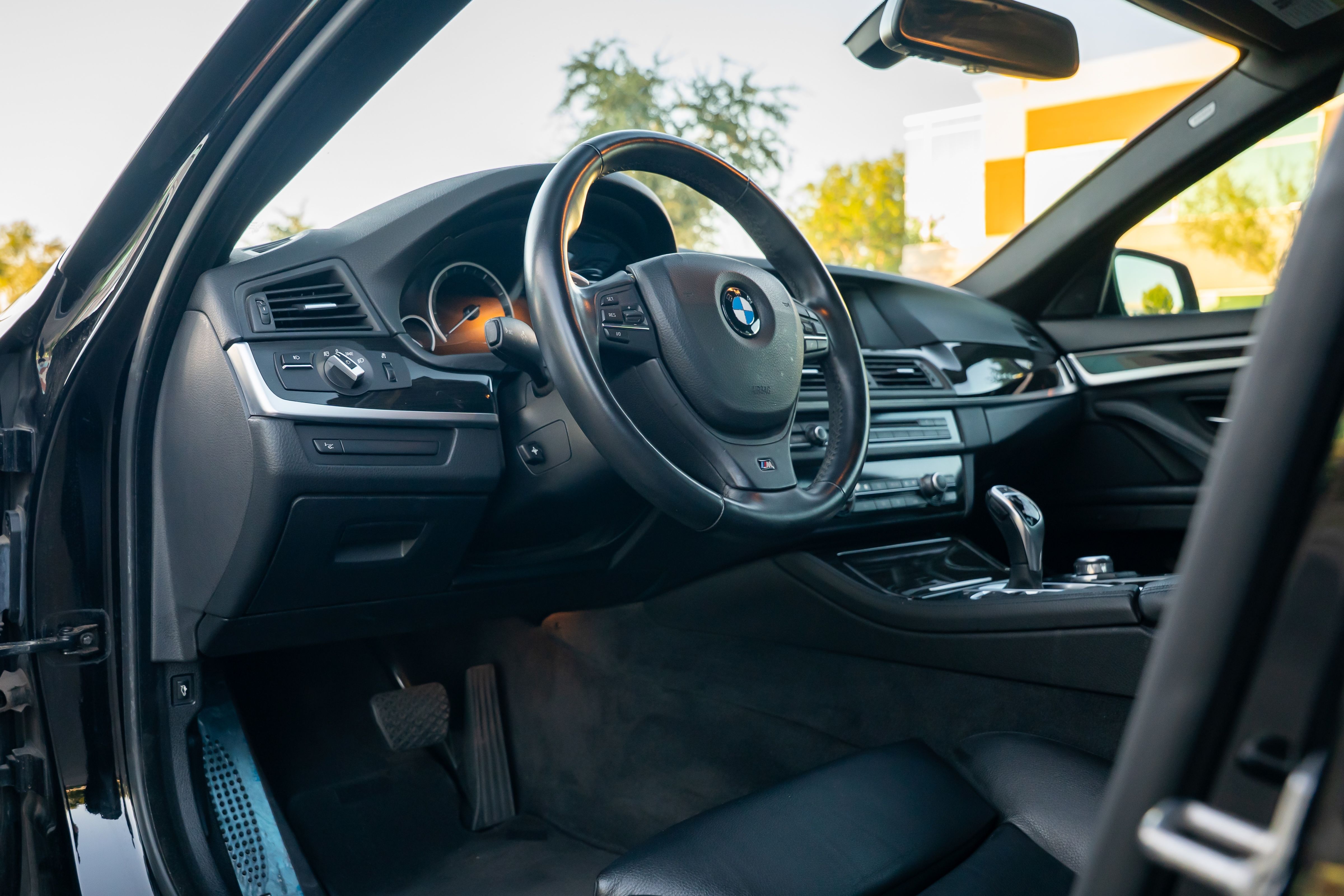 Used 2011 BMW 550i Sedan RWD image 14