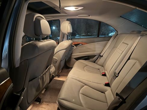 Used 2007 Mercedes-Benz E 350 4MATIC Sedan image 4