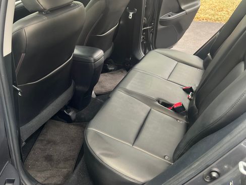 Used 2012 Lexus CT 200h Premium image 10