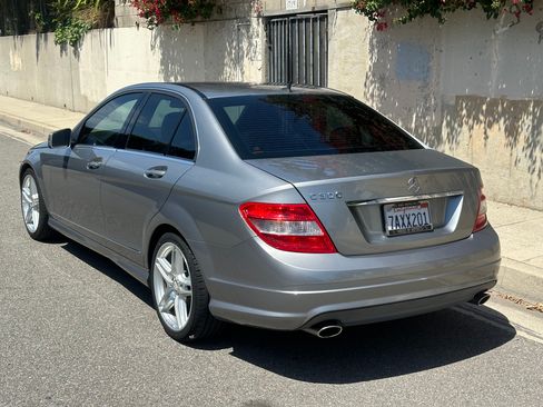 Used 2010 Mercedes-Benz C 300 Sedan image 2