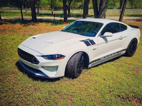 Used 2019 Ford Mustang GT w/ Equipment Group 301A image 5