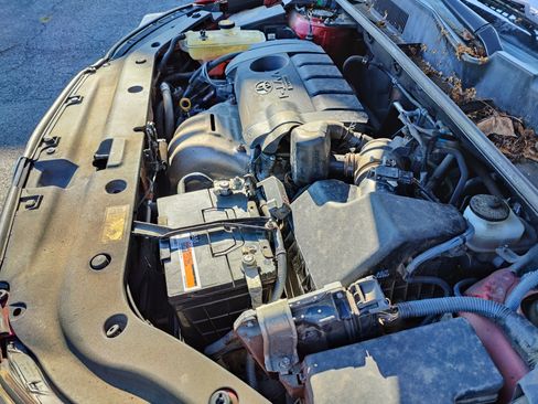 Used 2012 Toyota RAV4 4WD image 22