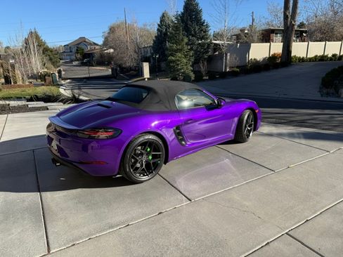 Used 2017 Porsche 718 Boxster RWD image 1