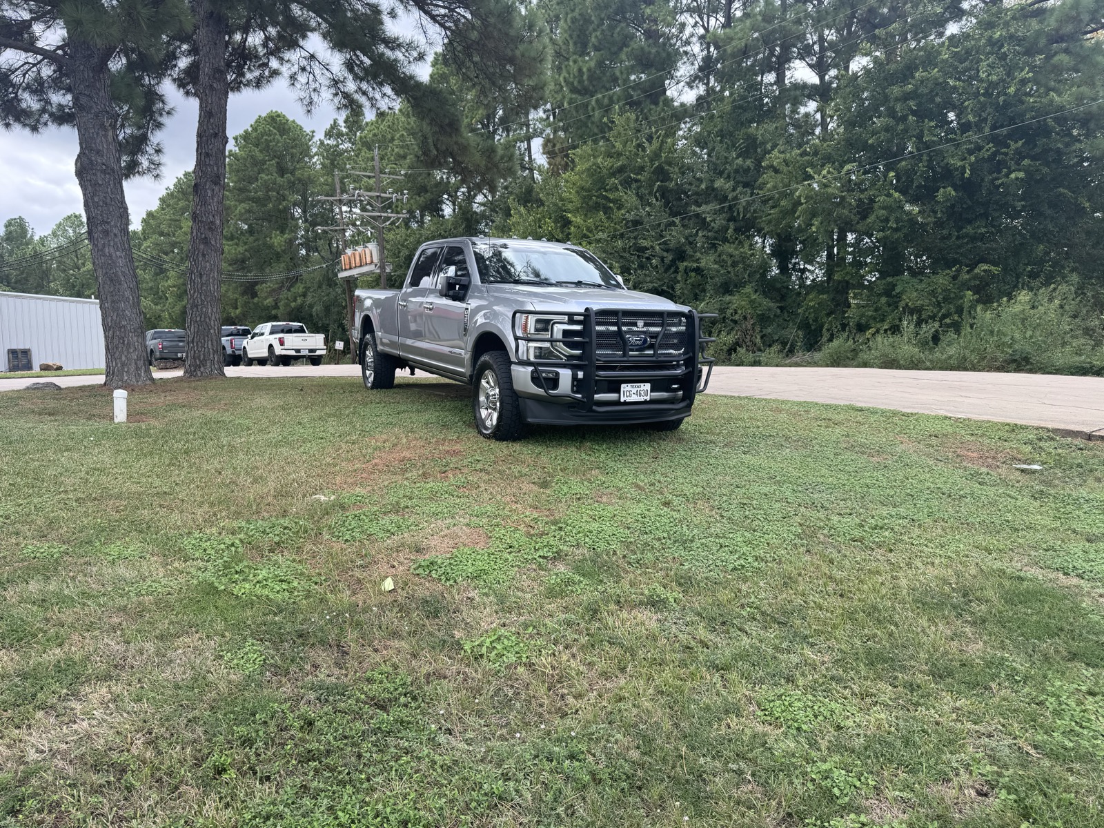 Used 2022 Ford F350 Platinum AWD/4WD image 5