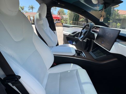 Used 2024 Tesla Model X AWD/4WD image 10
