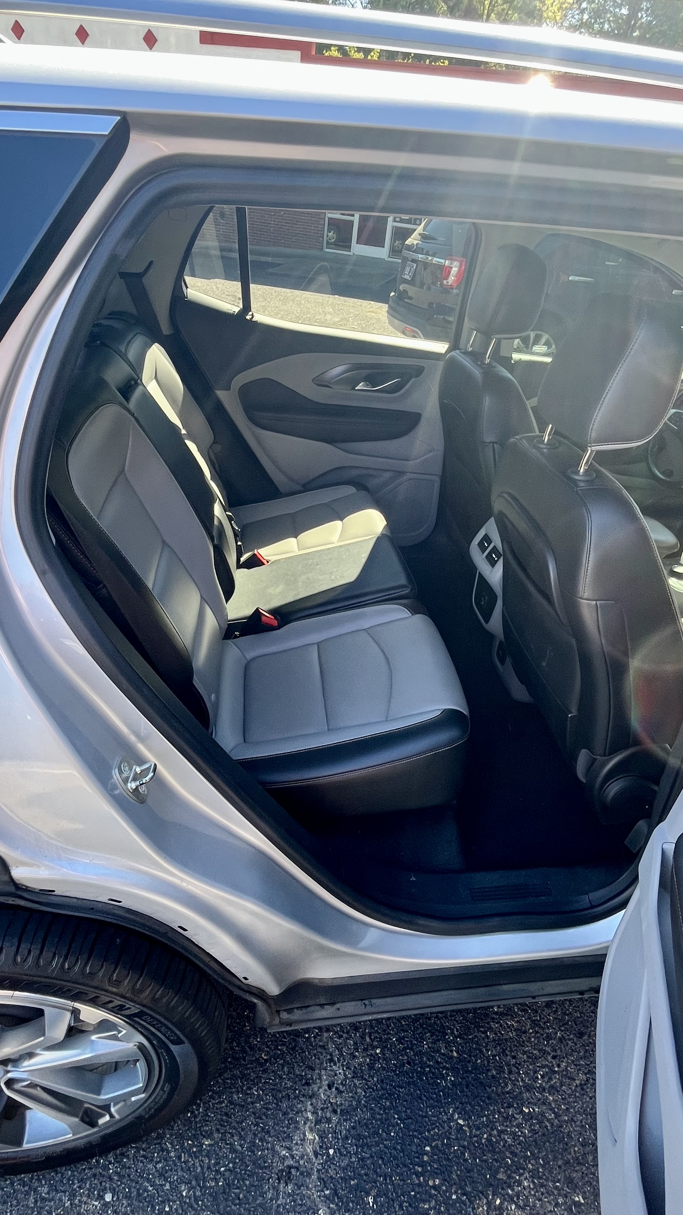 Used 2018 GMC Terrain SLT w/ Preferred Package FWD image 8