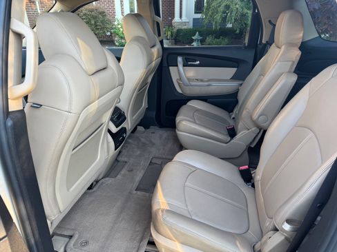 Used 2011 GMC Acadia SLT FWD image 15