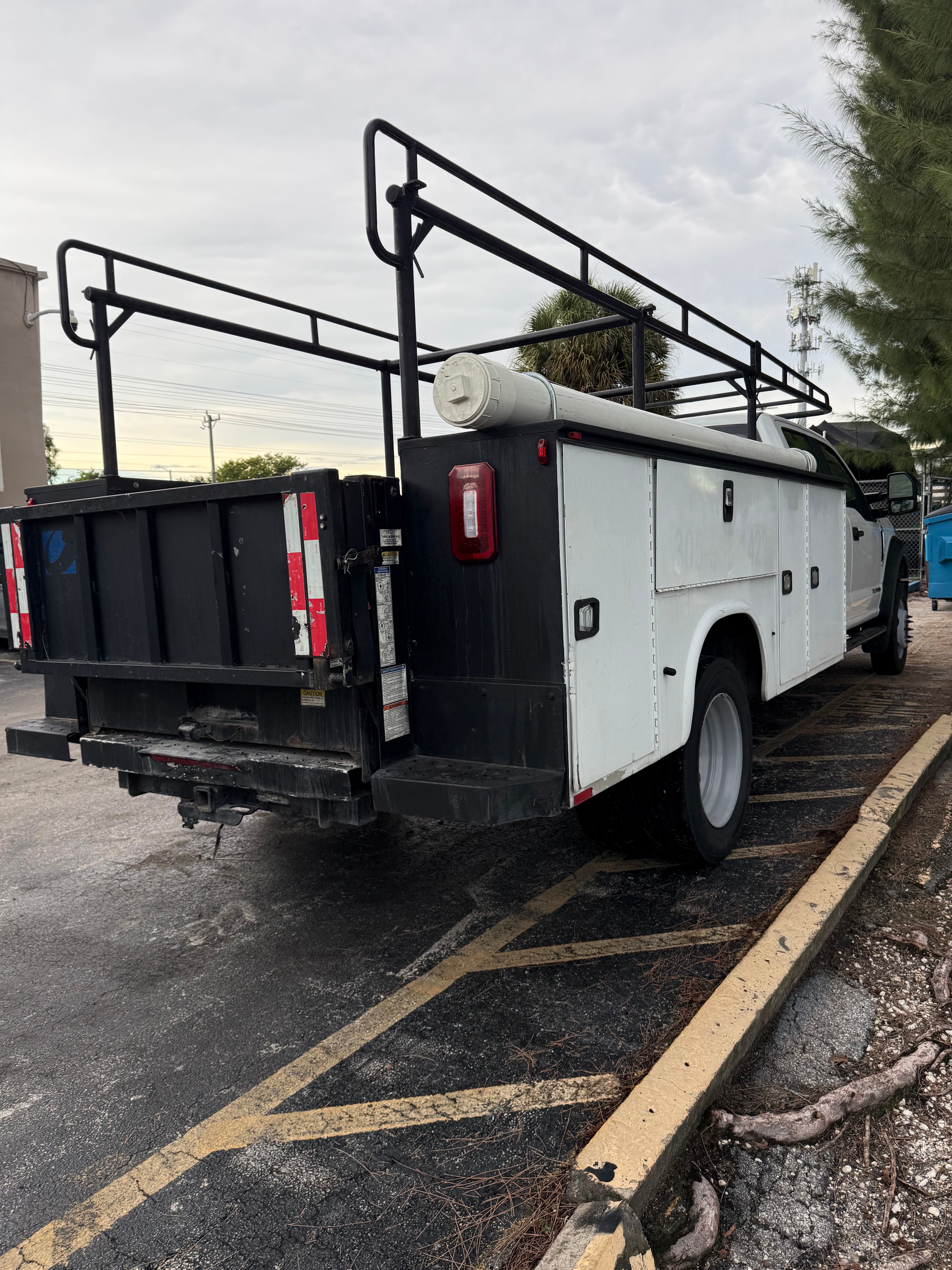 Used 2018 Ford F450 XL w/ Power Equipment Group RWD image 8