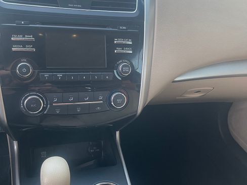 Used 2015 Nissan Altima 2.5 S w/ Special Edition Package FWD image 10