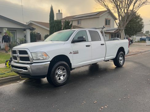 Used 2015 RAM 2500 Tradesman w/ Chrome Appearance Group image 14