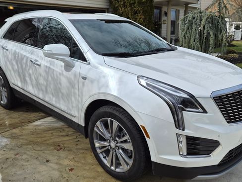 Used 2025 Cadillac XT5 Premium Luxury image 1