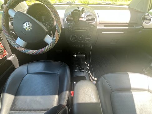 Used 2008 Volkswagen Beetle S FWD image 15