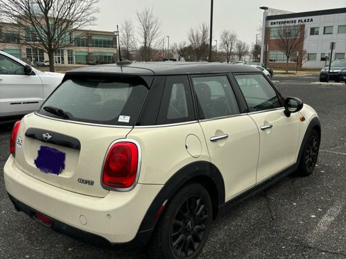 Used 2018 MINI Cooper 4-Door Hardtop FWD image 5