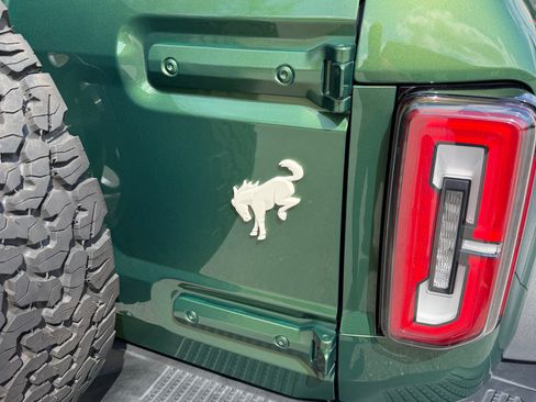 Used 2023 Ford Bronco Badlands image 12