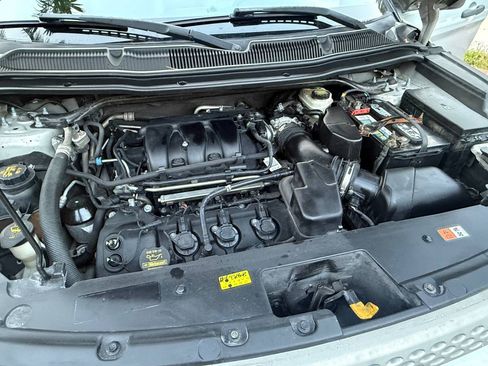 Used 2014 Ford Explorer XLT image 8