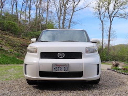 Used 2009 Scion xB image 9