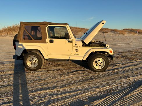 Used 1999 Jeep Wrangler Sahara image 15