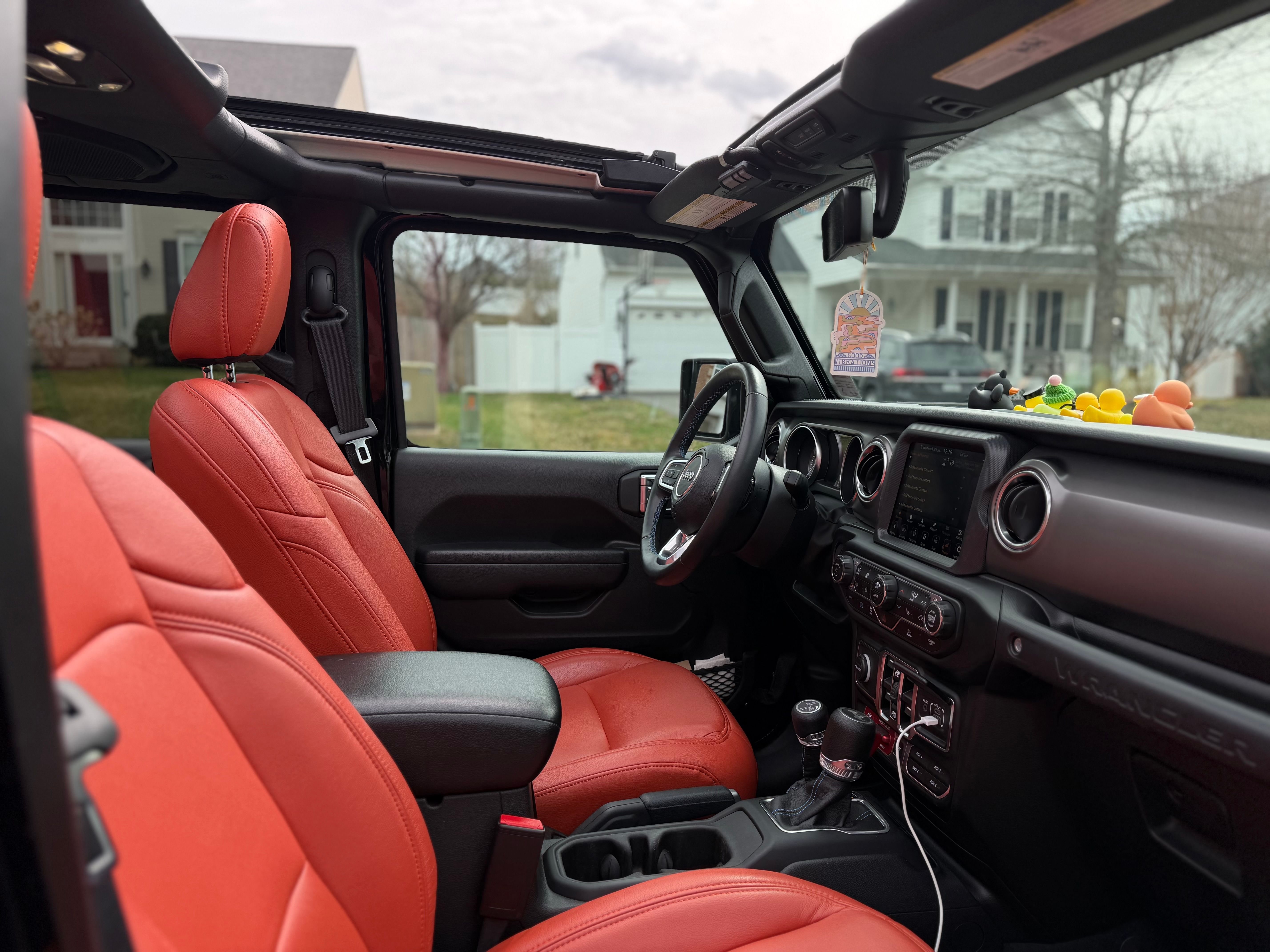 Used 2023 Jeep Wrangler Unlimited Rubicon 4xe w/ Cold Weather Group AWD/4WD image 6