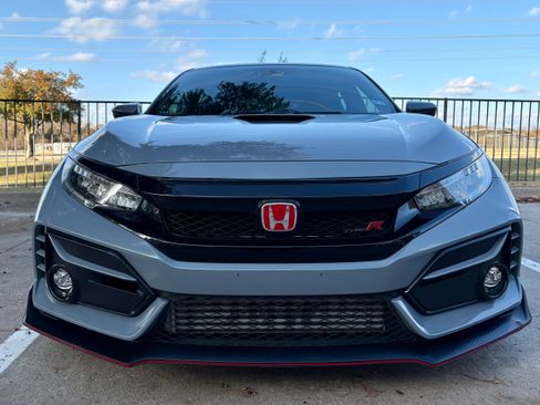 Used 2019 Honda Civic Type R image 2
