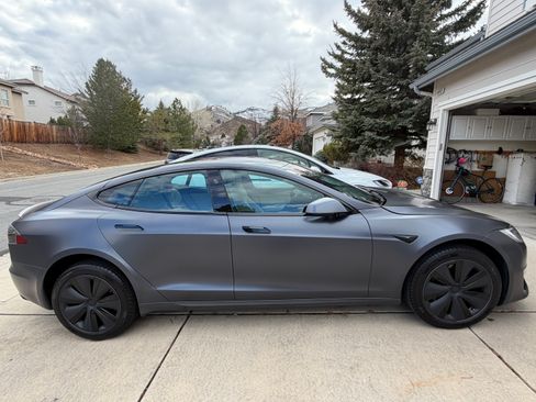 Used 2022 Tesla Model S Plaid image 5