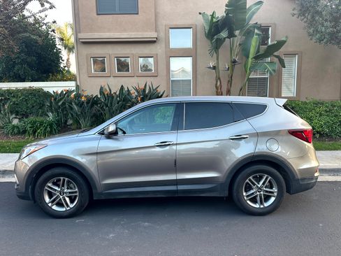 Used 2018 Hyundai Santa Fe Sport image 2