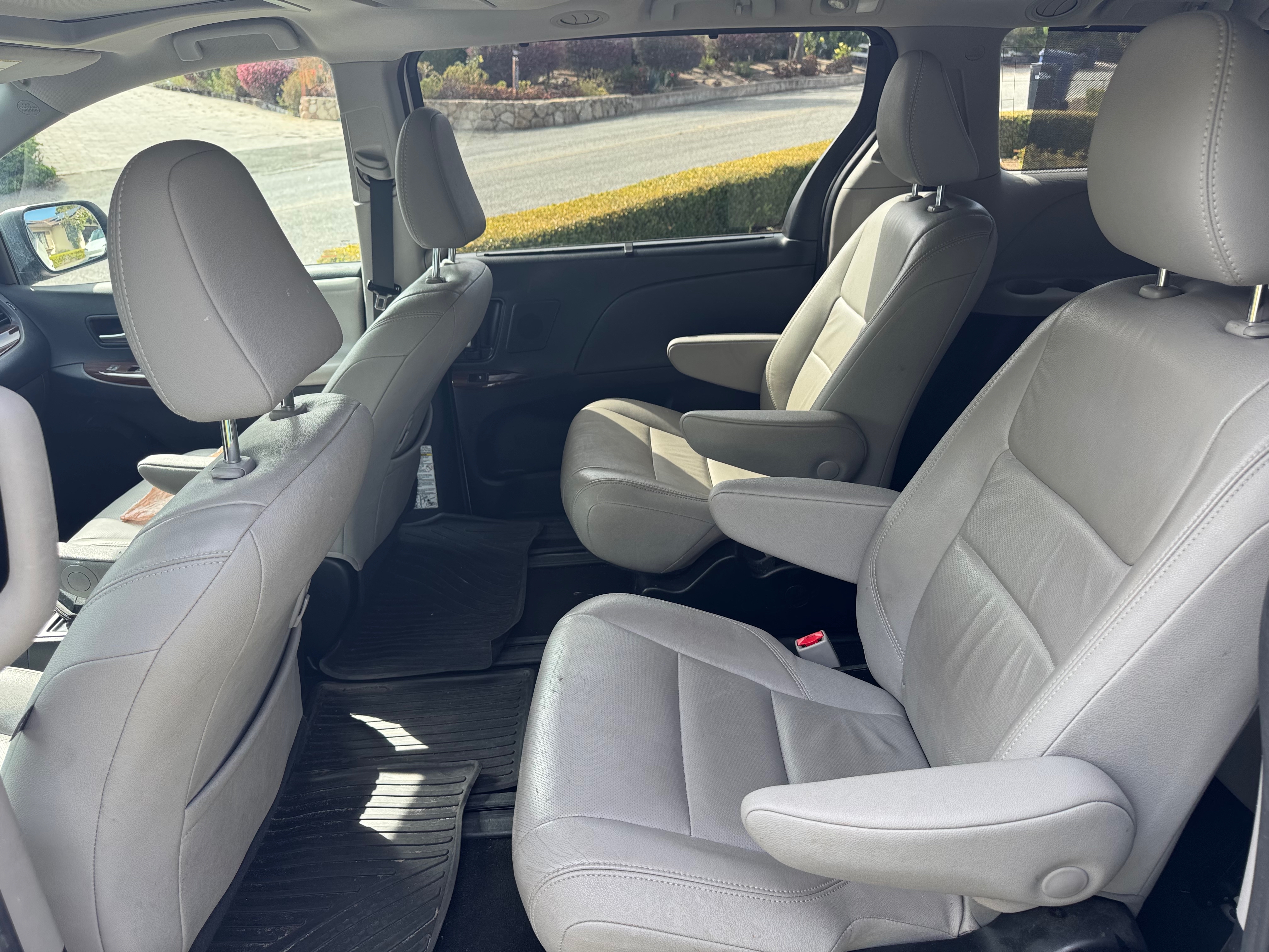 Used 2018 Toyota Sienna Limited Premium AWD/4WD image 5