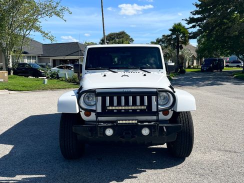 Used 2012 Jeep Wrangler Unlimited Sahara w/ Connectivity Group AWD/4WD image 1