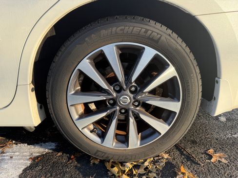 Used 2016 Nissan Altima 2.5 SV image 8