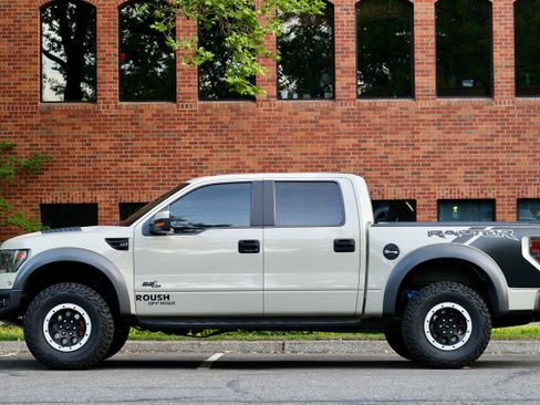 Used 2014 Ford F150 Raptor w/ Equipment Group 801A Luxury AWD/4WD image 2