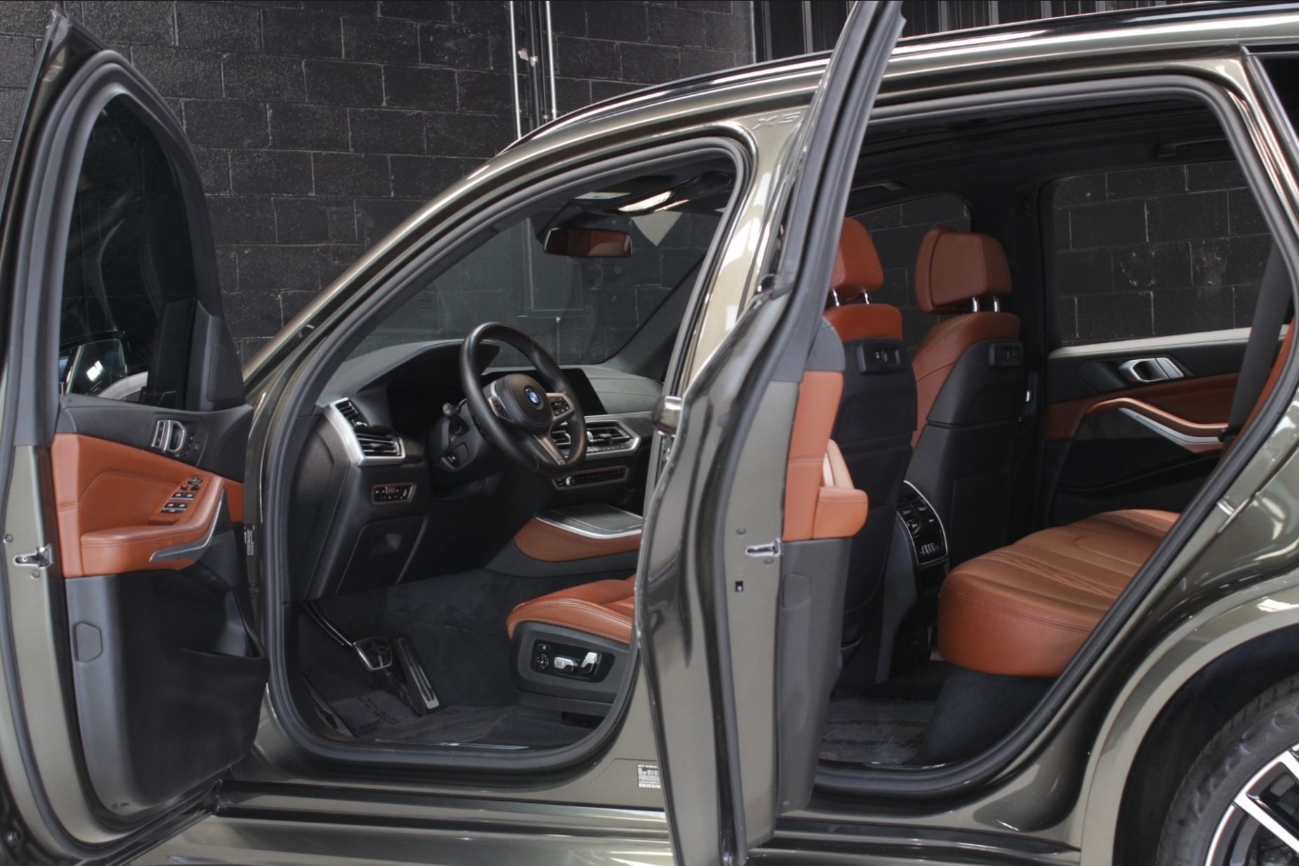 Used 2021 BMW X5 sDrive40i w/ M Sport Package RWD image 20