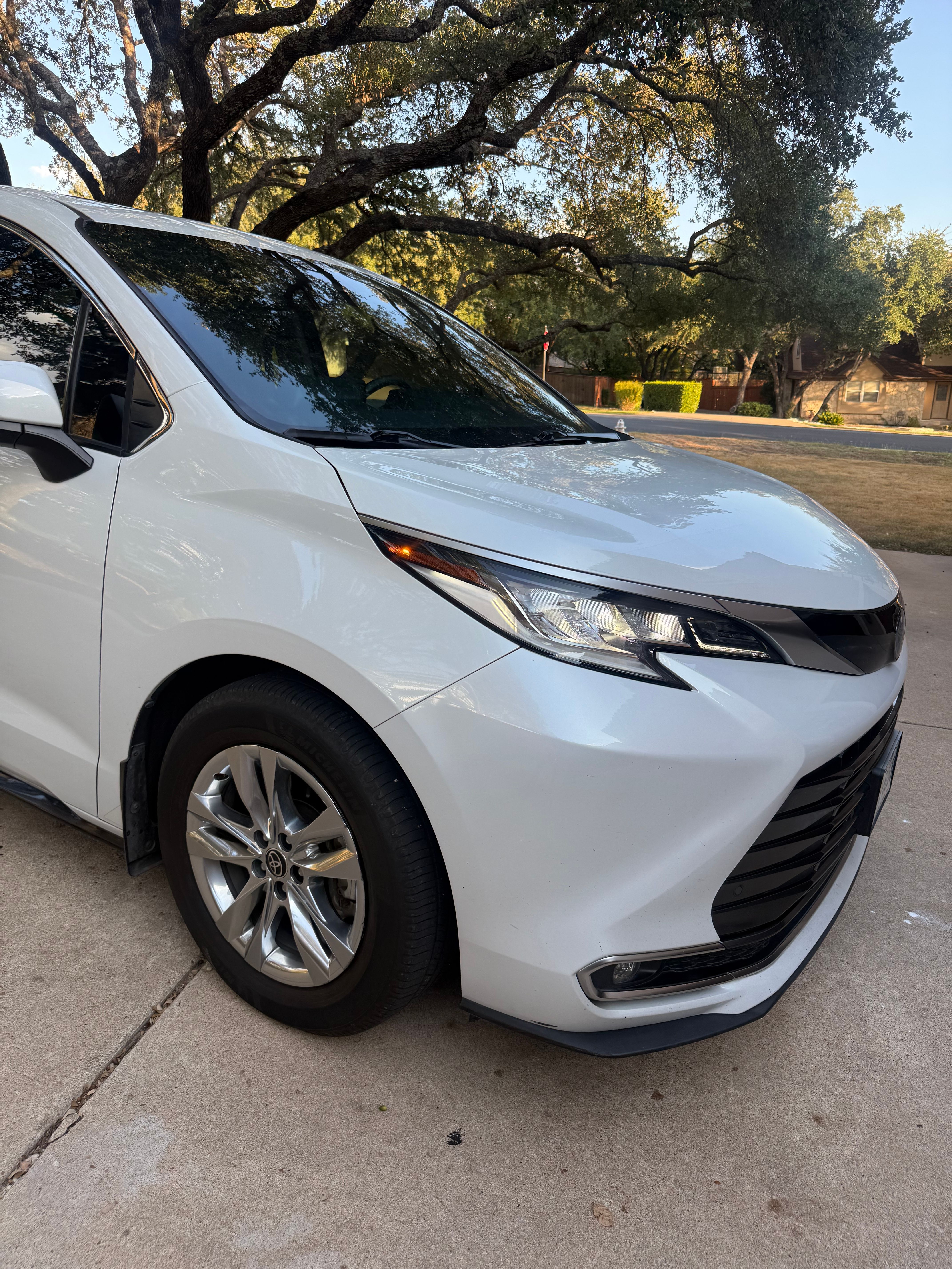Used 2022 Toyota Sienna Limited AWD/4WD image 11