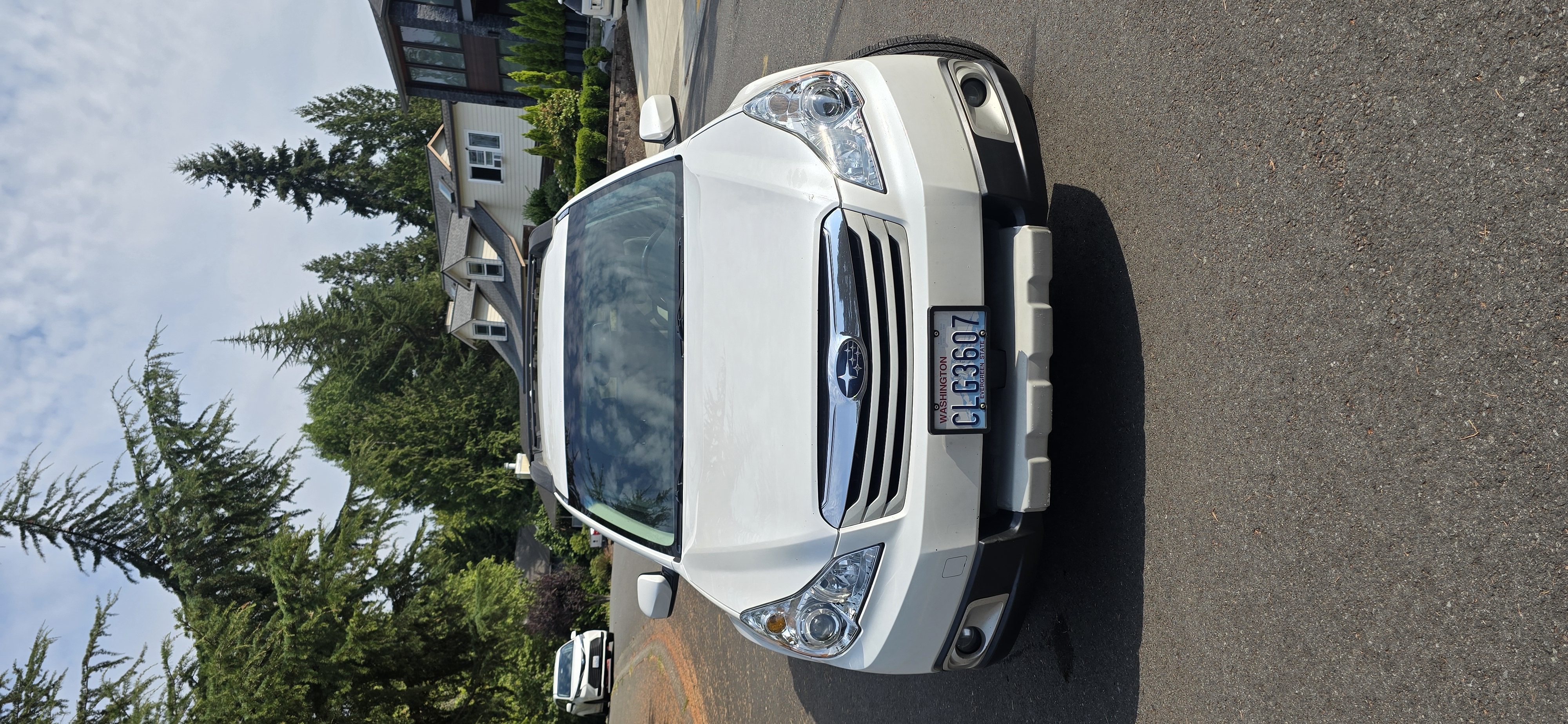 Used 2011 Subaru Outback 3.6R Limited AWD/4WD image 2
