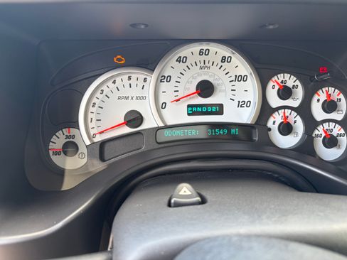 Used 2004 HUMMER H2 w/ Preferred Equipment Group AWD/4WD image 10