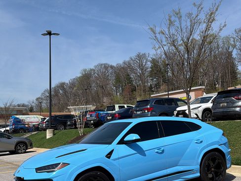 Used 2023 Lamborghini Urus S AWD/4WD image 7