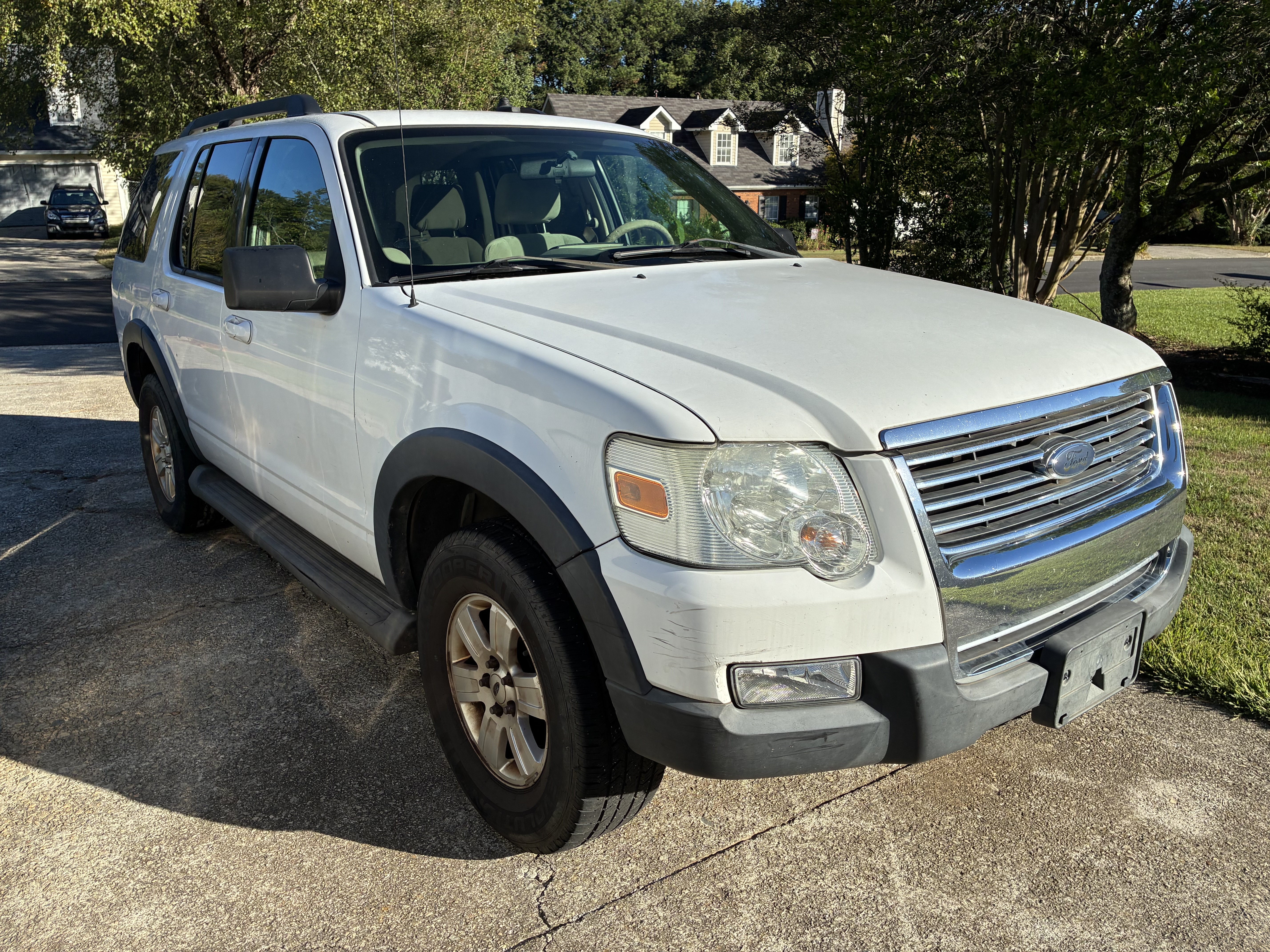 Used 2007 Ford Explorer XLT AWD/4WD image 4
