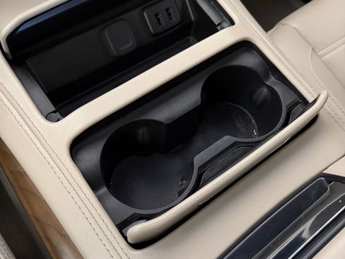 Used 2019 GMC Yukon XL Denali w/ Denali Ultimate Package image 15