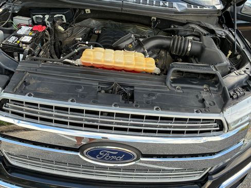 Used 2018 Ford F150 Lariat w/ Equipment Group 502A Luxury AWD/4WD image 11