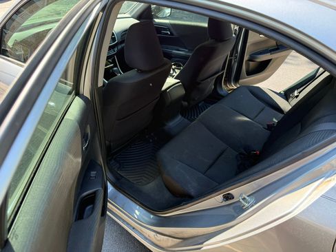 Used 2017 Honda Accord LX image 10