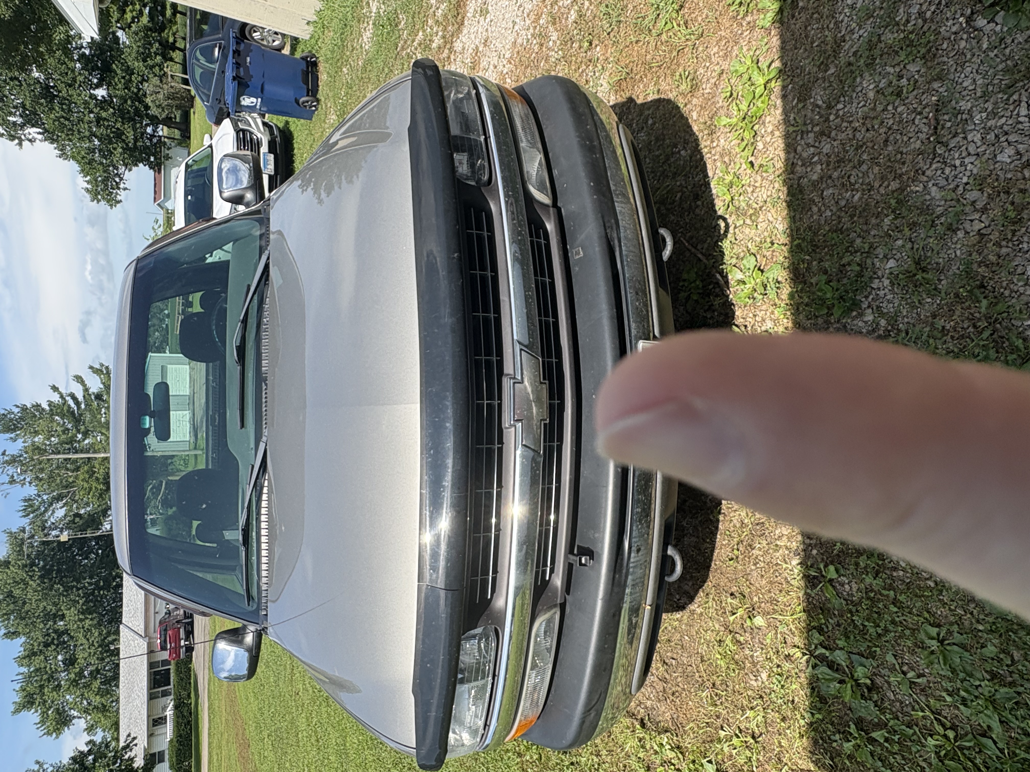 Used 2001 Chevrolet Silverado 1500 LS w/ Off-Road Chassis Pkg AWD/4WD image 2